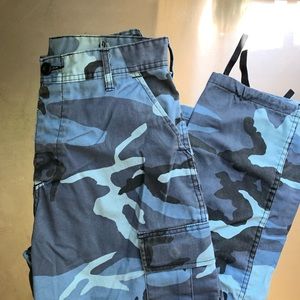 Blue camo pants unisex S